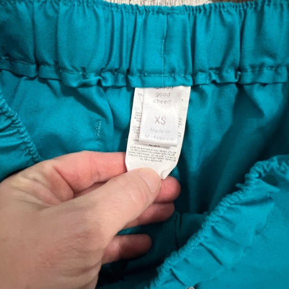 Wonder Wink Teal Scrub Set size XS - Picture 6 of 9